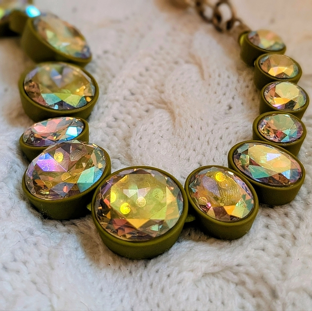 Brûlée J.Crew Olive Green Large Gemstone Necklace - Picture 6 of 7